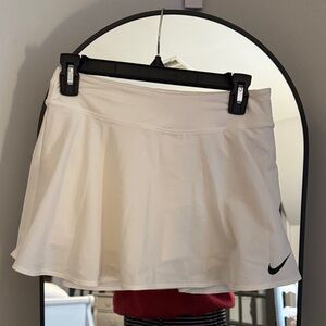 Nike Women's White Tennis Skirt